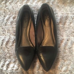Life stride black pointed flats